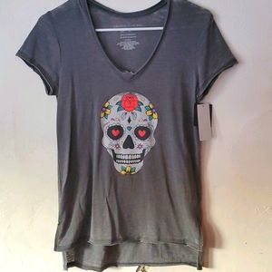 NWT Cute skull tee